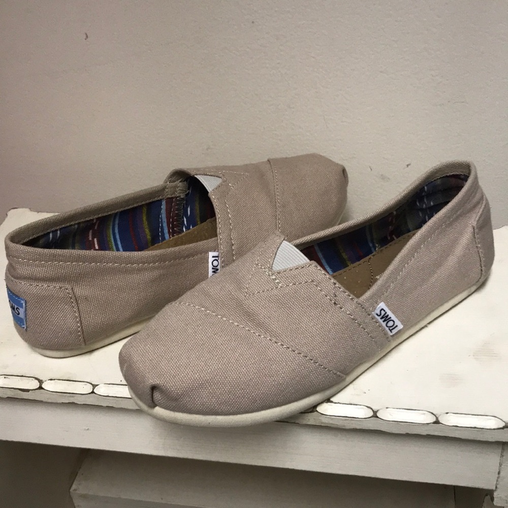 Toms Shoes